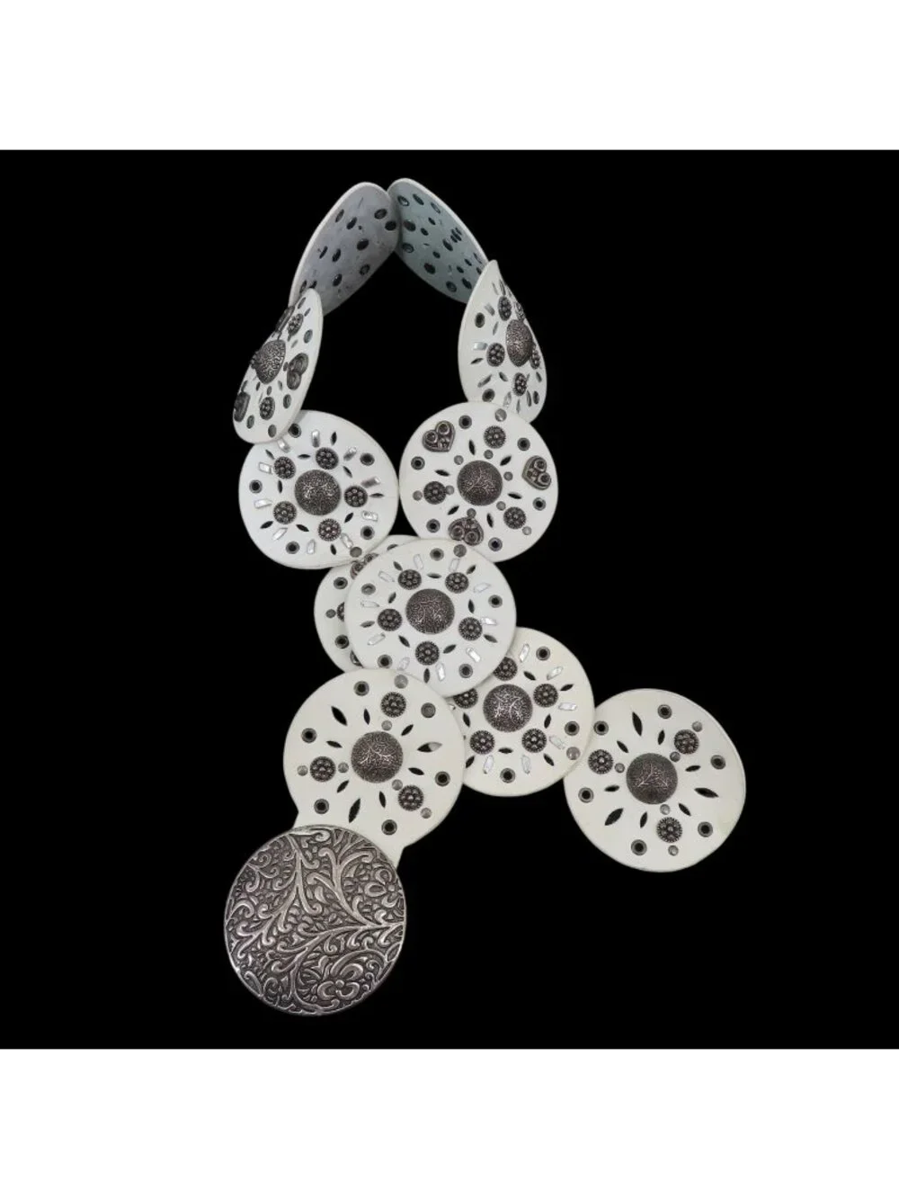 Womens One Size White Leather Silver Tone Metal Studded Stud Medallion Belt Boho